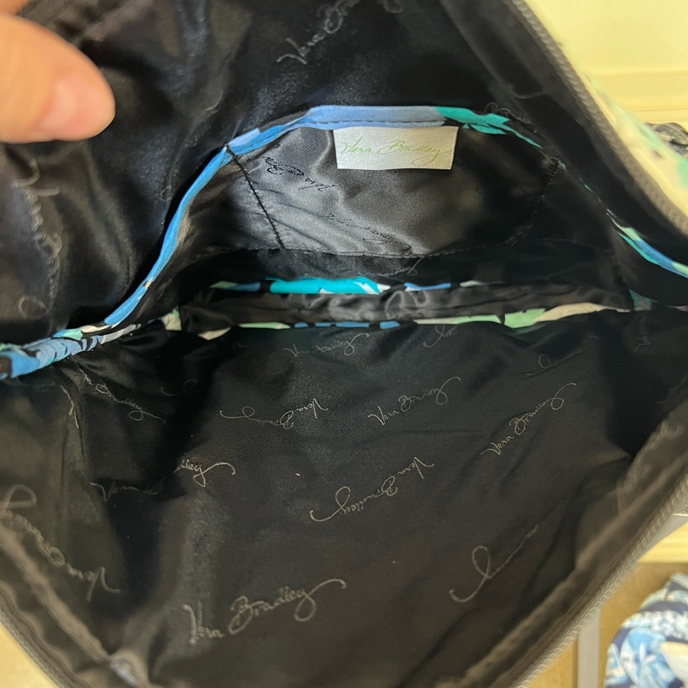 Vera Bradley messenger crossbody - Picture 7 of 7
